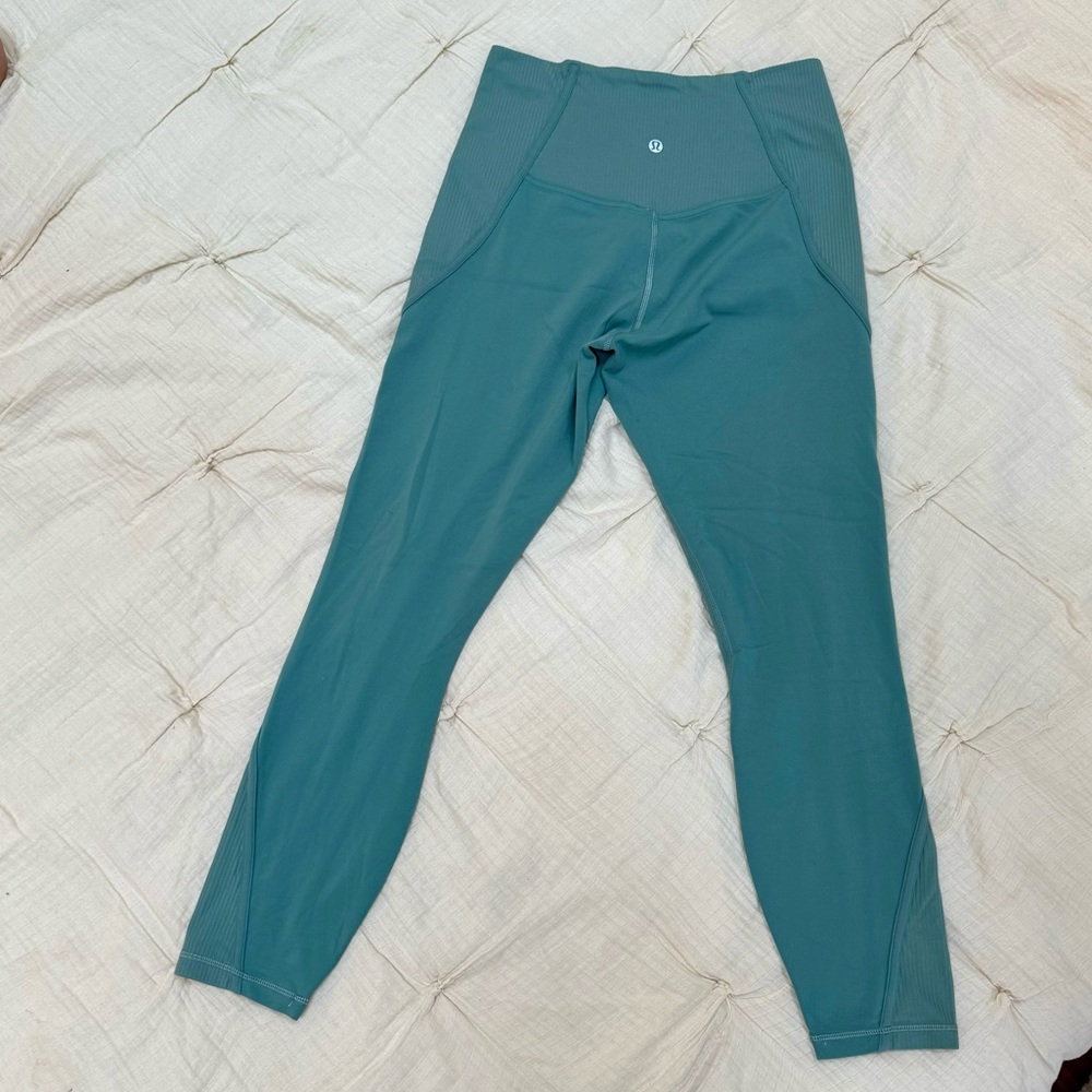 Lulu Lemon 25” leggings